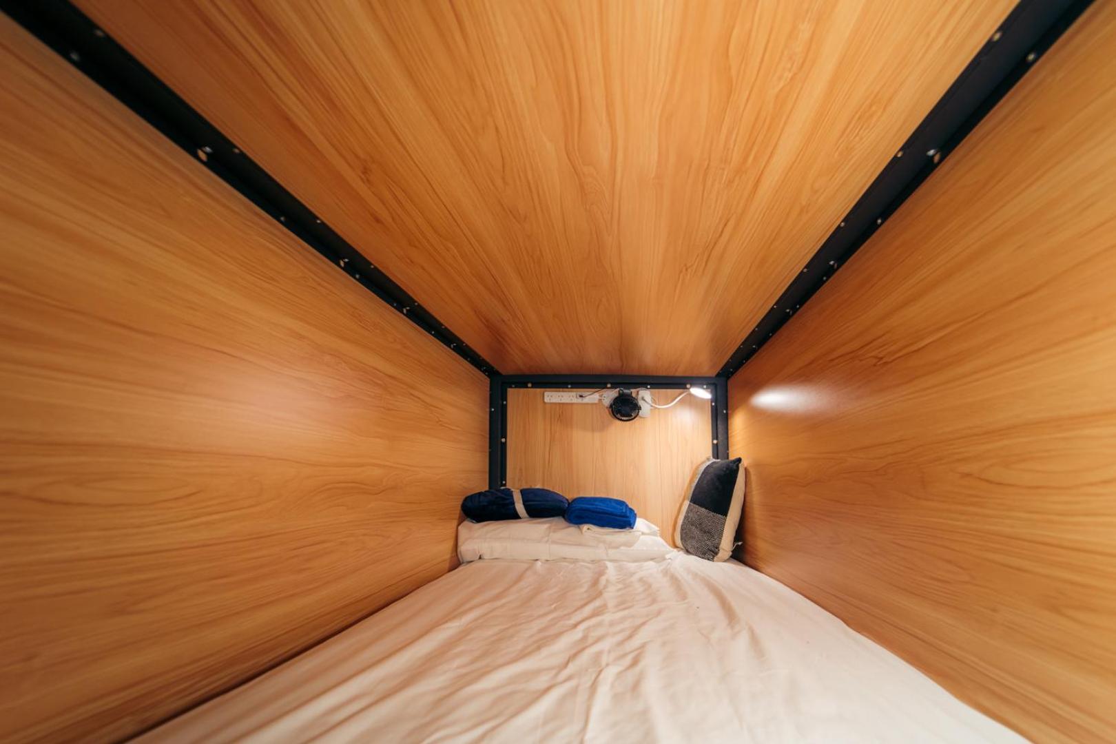 Capsuleaccom Hostel Голд-Кост Экстерьер фото