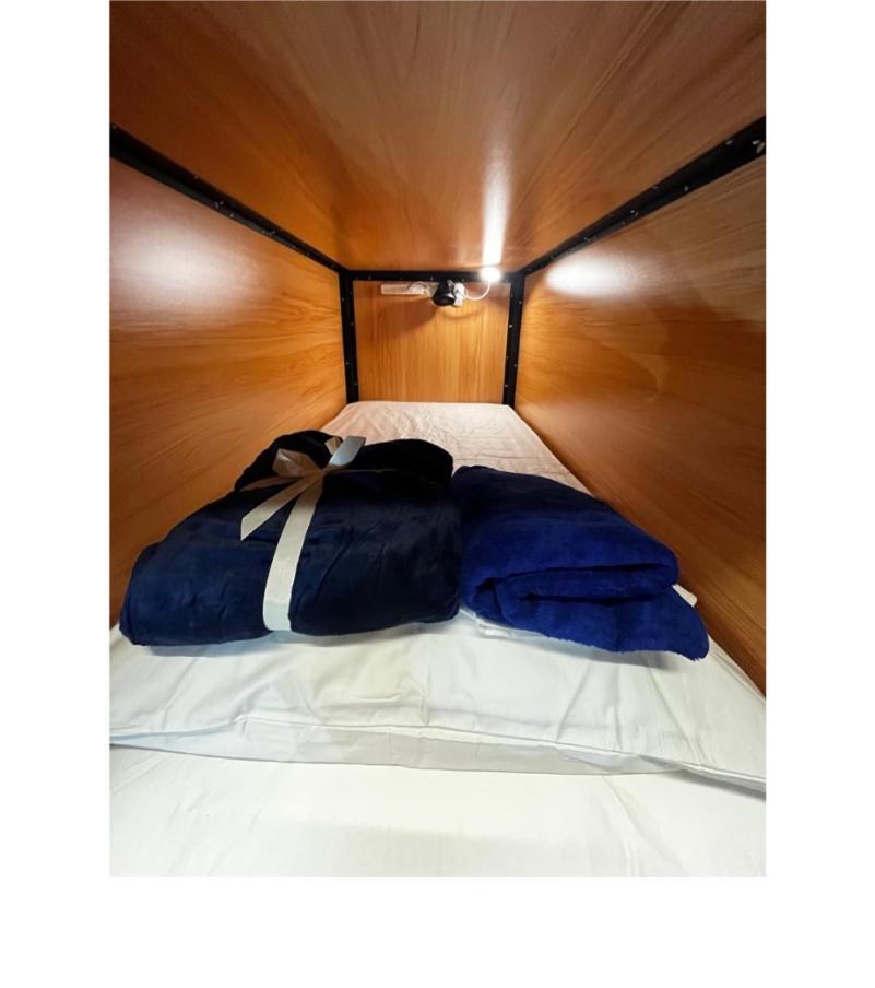 Capsuleaccom Hostel Голд-Кост Экстерьер фото